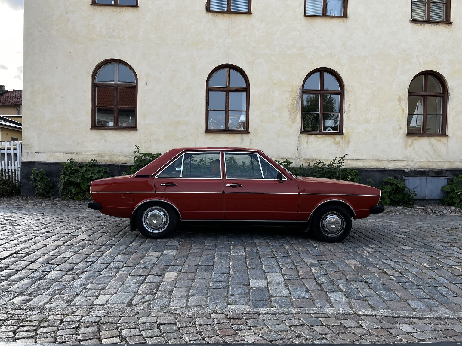 Exterior image of 1976 Audi 80 GL B1  (20)