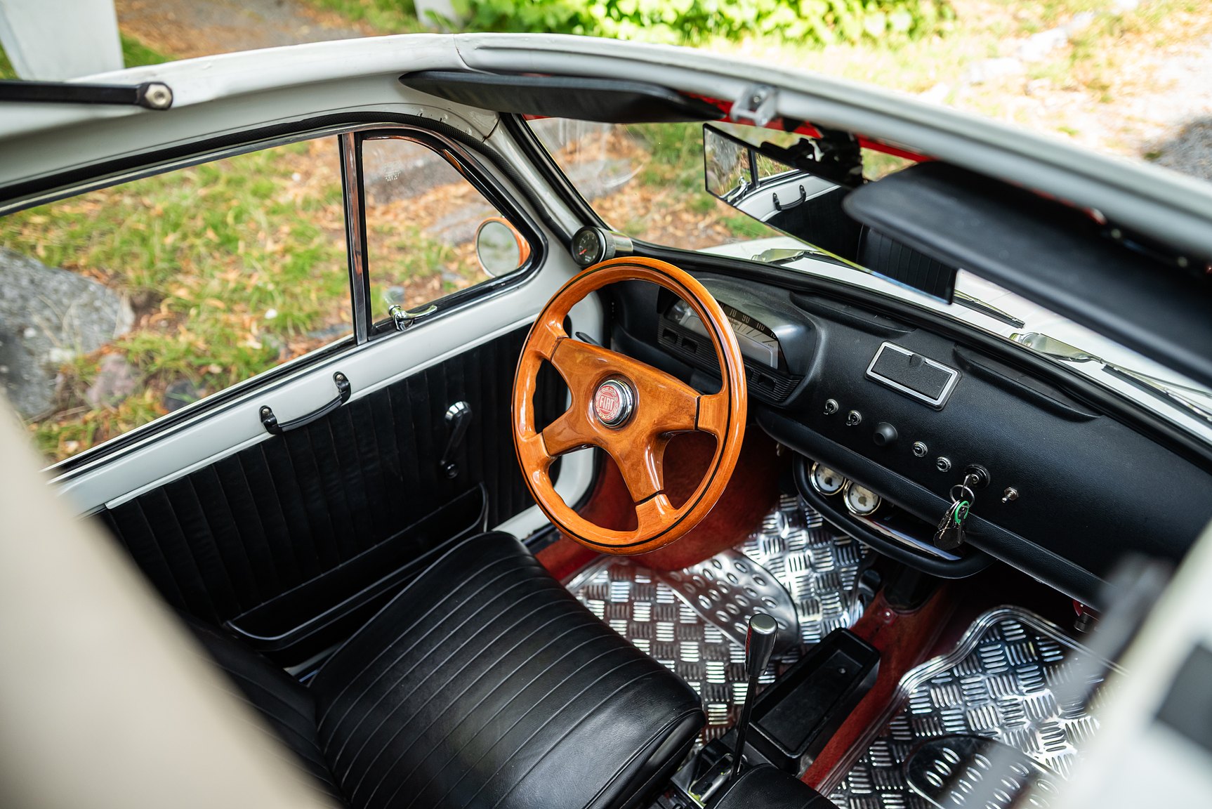Interior image of 1971 FIAT 500 "Superiore"