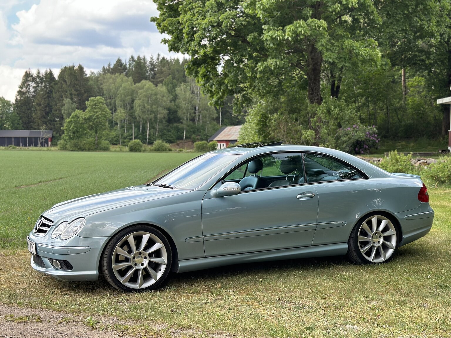 Exteriörbild på 2003 Mercedes CLK 500