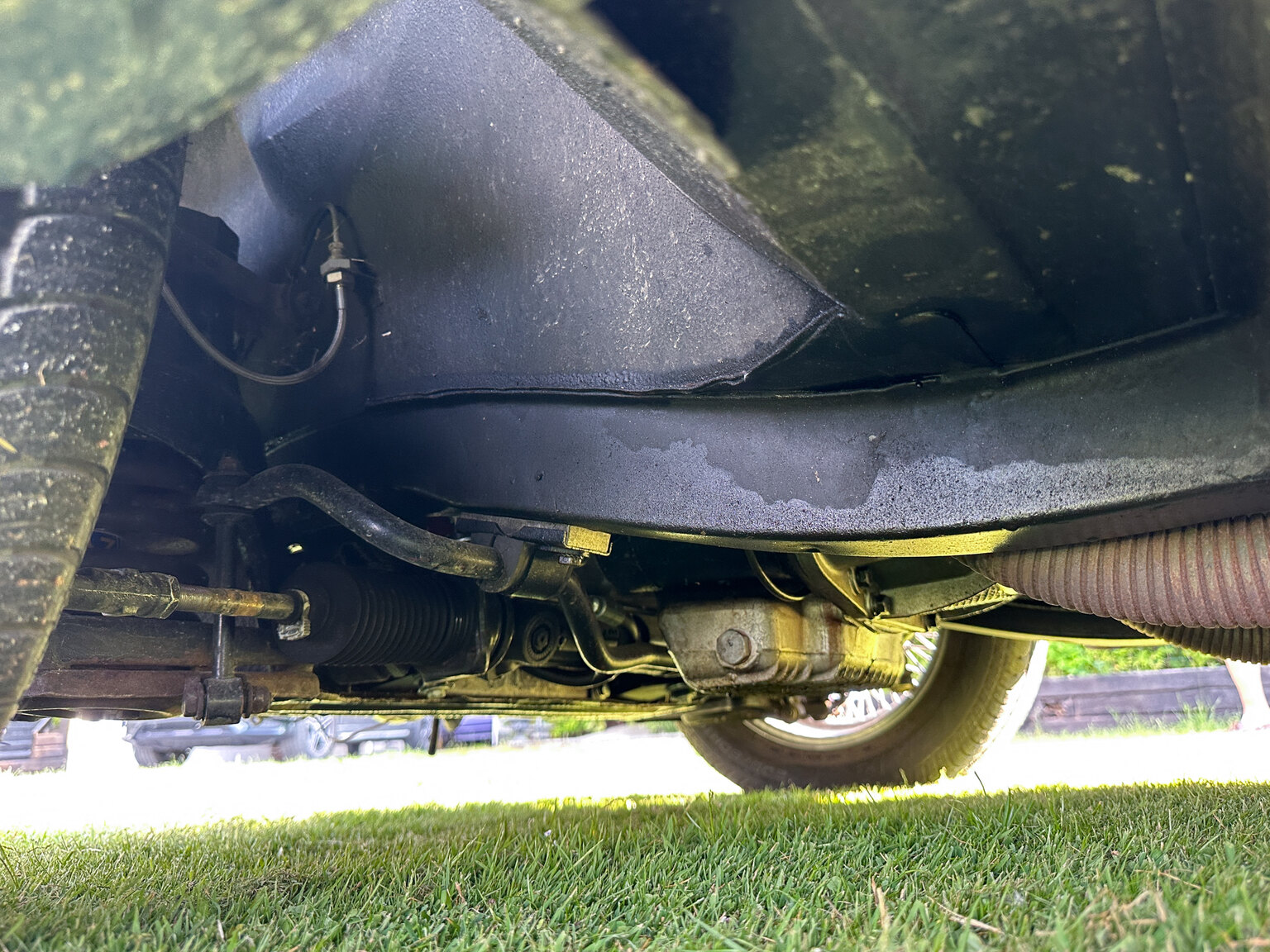 Image of 1965 Daimler 250 V8 mechanics