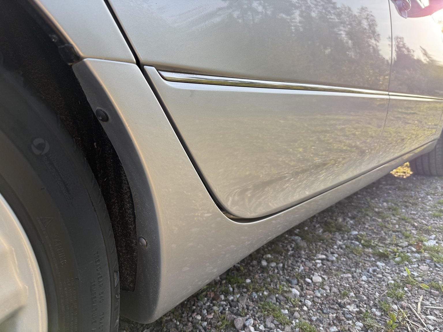 Exterior image of 2005 Lexus LS 430 4.3 V8