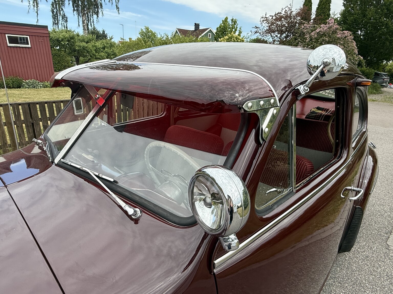 Exterior image of 1953 Volvo PV 444 ES