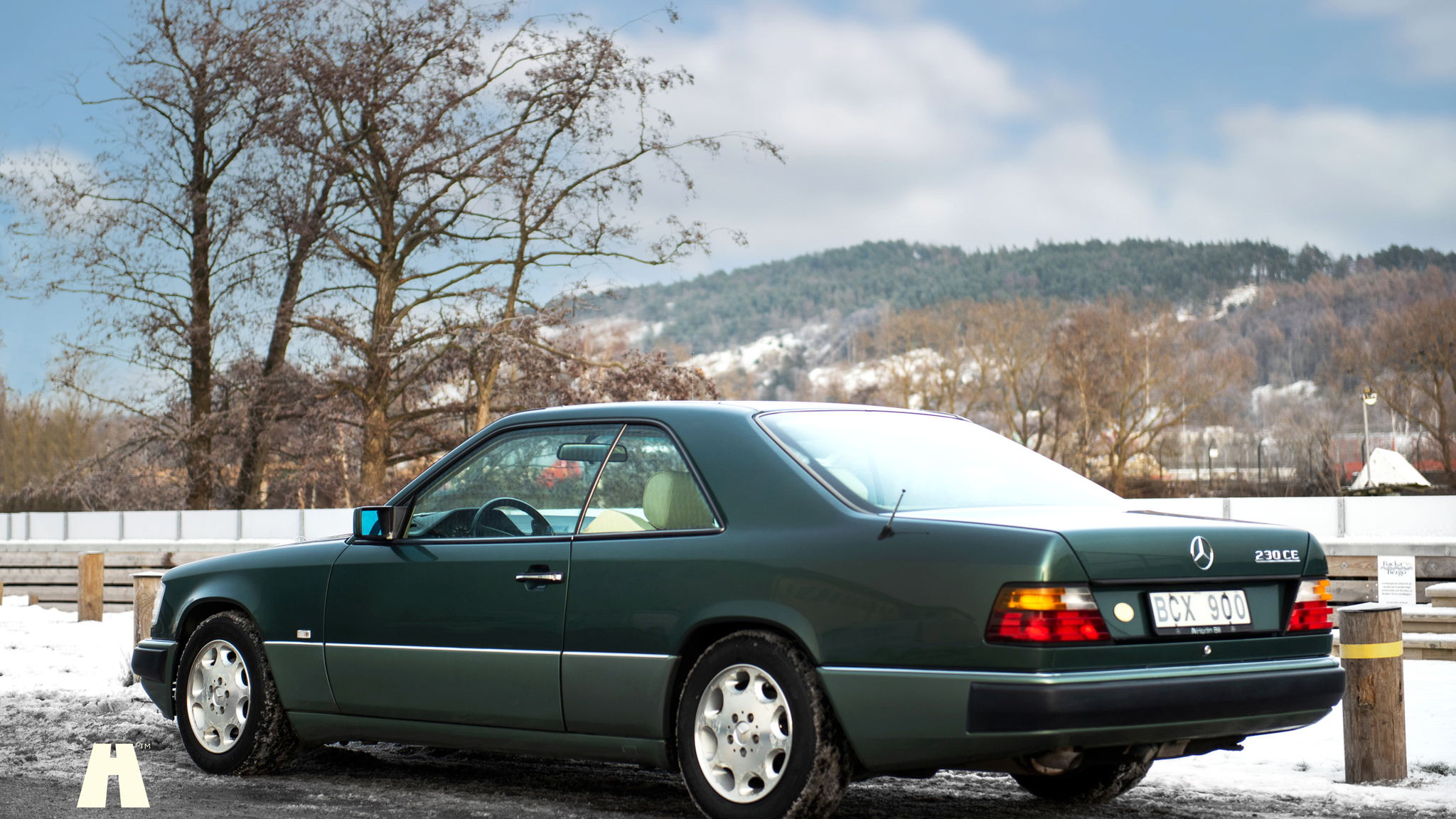 Exteriörbild på 1992 Mercedes 230 CE