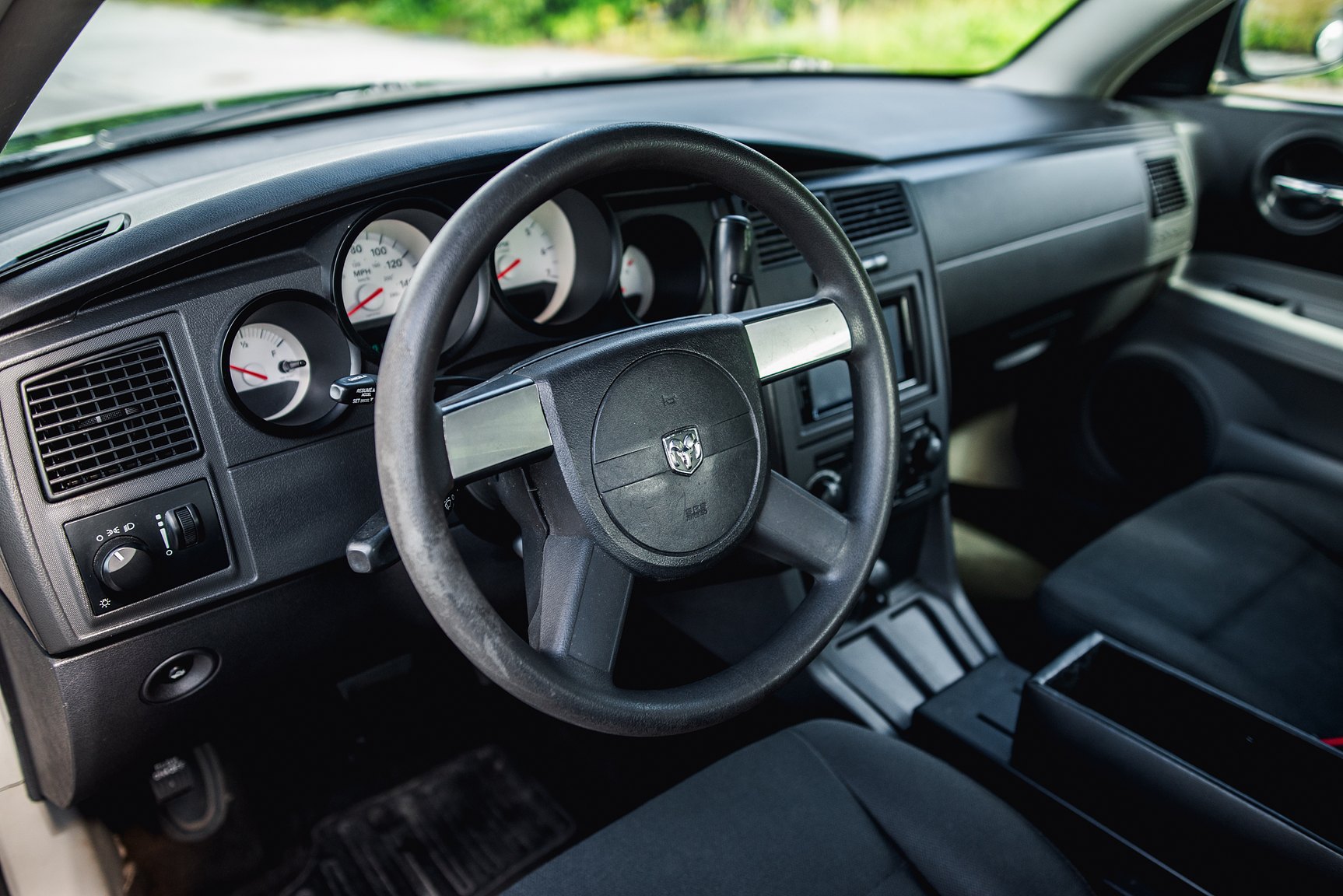 Interior image of 2007 Dodge Charger 5.7 V8 HEMI 