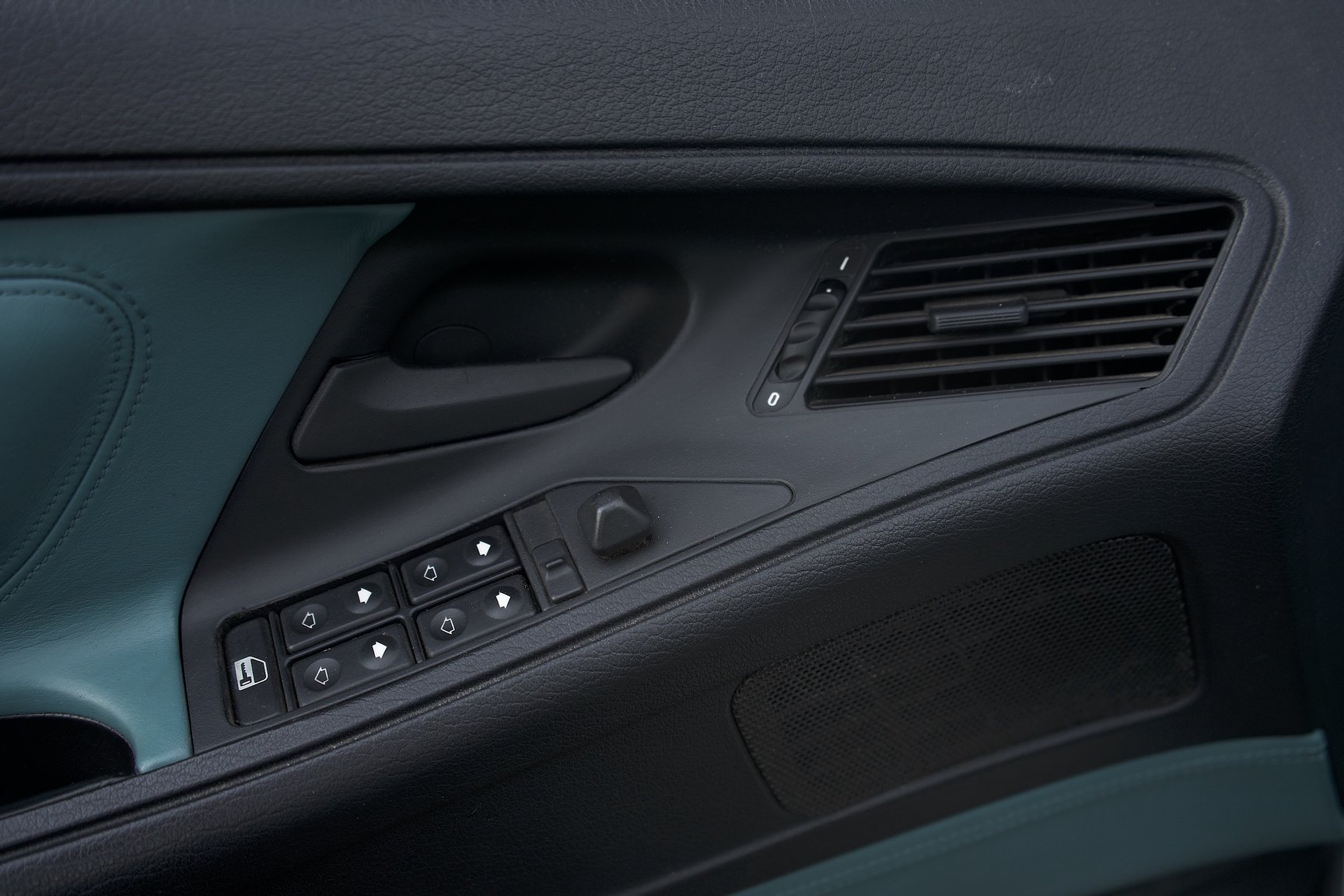 Interiörbild 1992 BMW 850i 6-speed manual - NO RESERVE