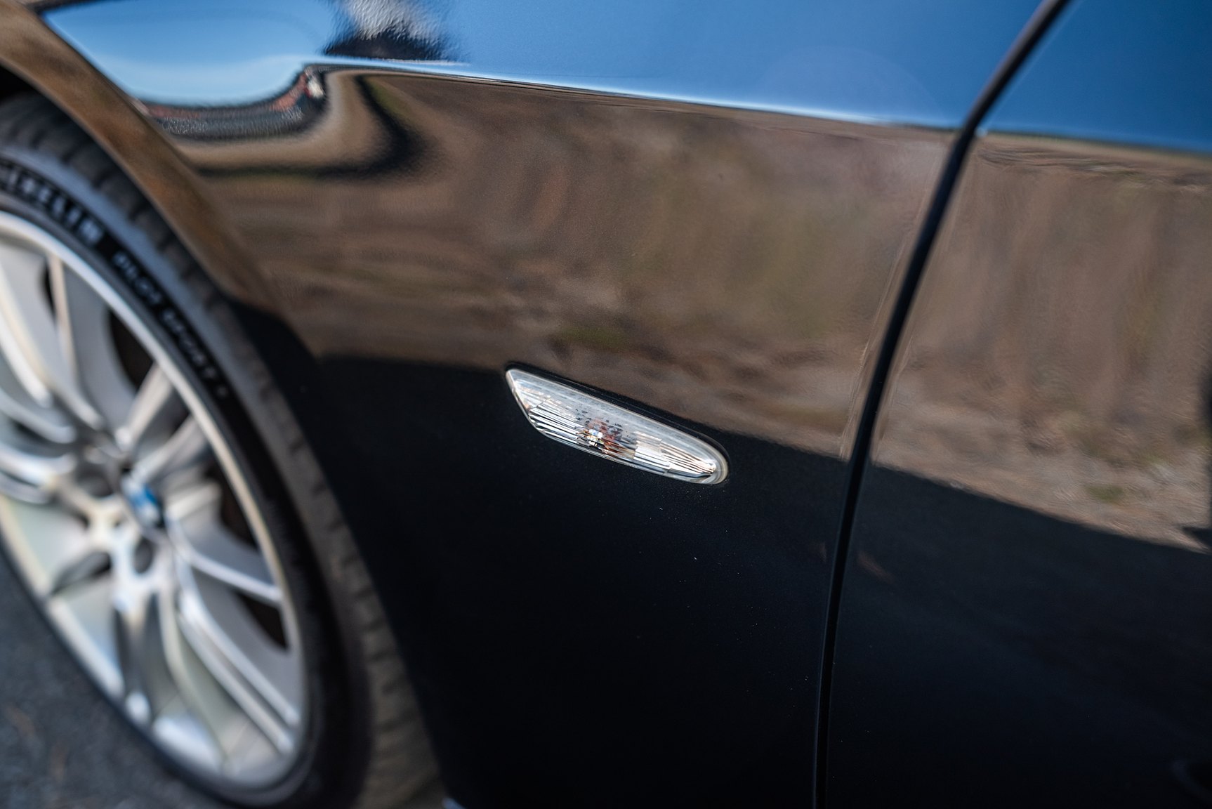 Exterior image of 2009 BMW 325Xi