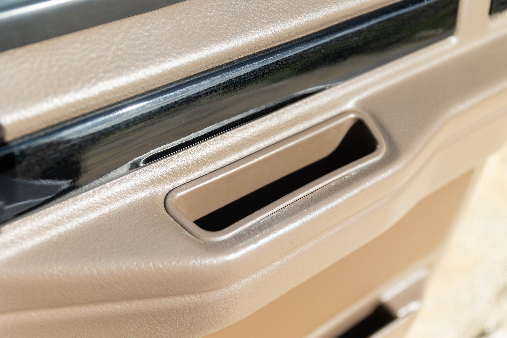 Innenraumfoto von 1991 Range Rover Restomod