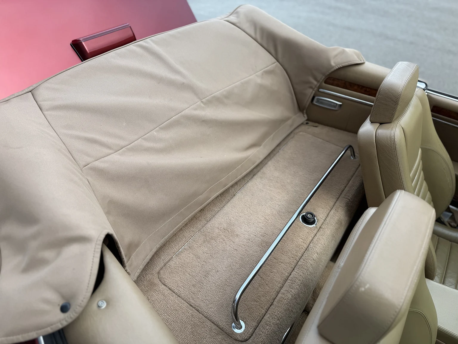 Interior image of 1993 Jaguar XjS Cabriolet (23)