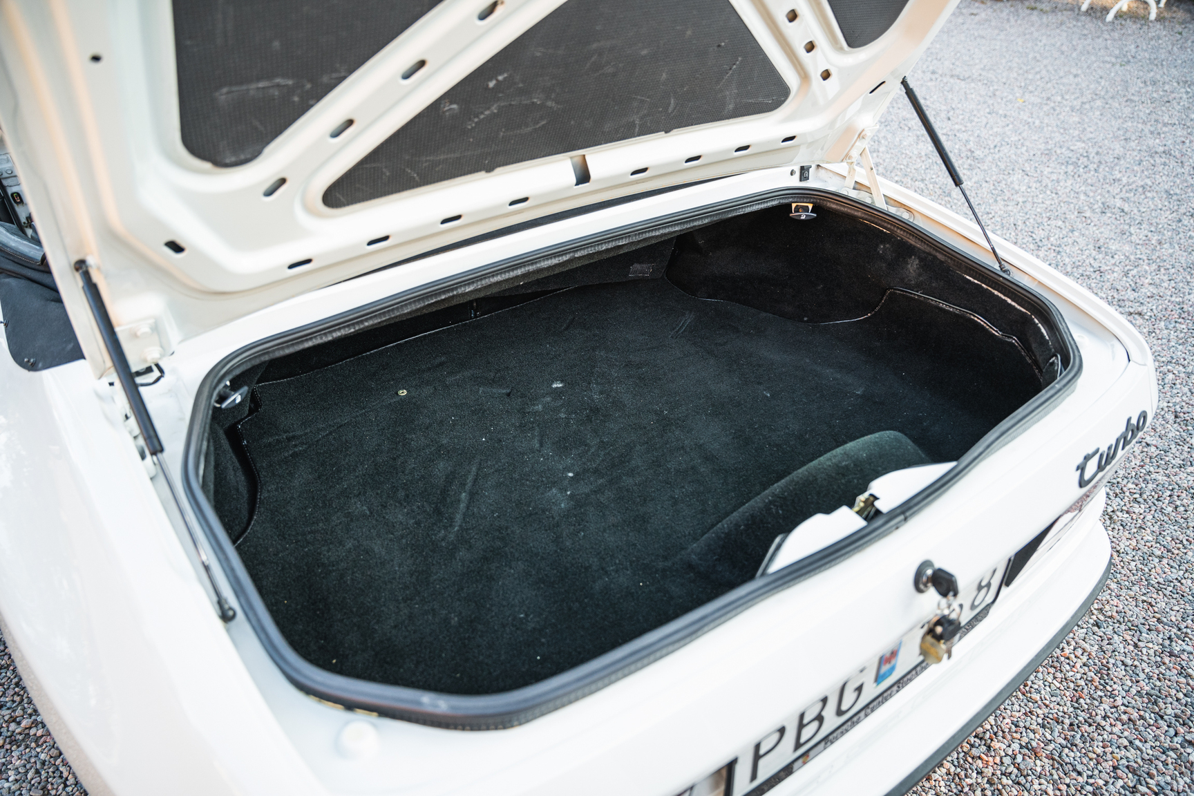 Innenraumfoto von 1991 Porsche 944 Turbo Cabriolet