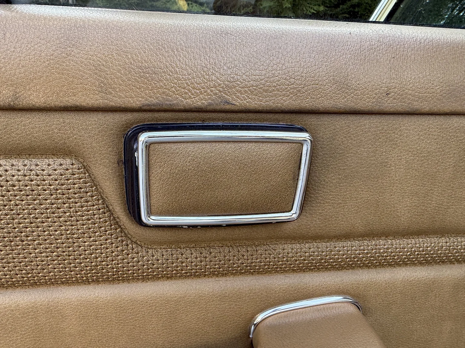 Innenraumfoto von 1974 Mercedes-Benz 230 Automatic (42)