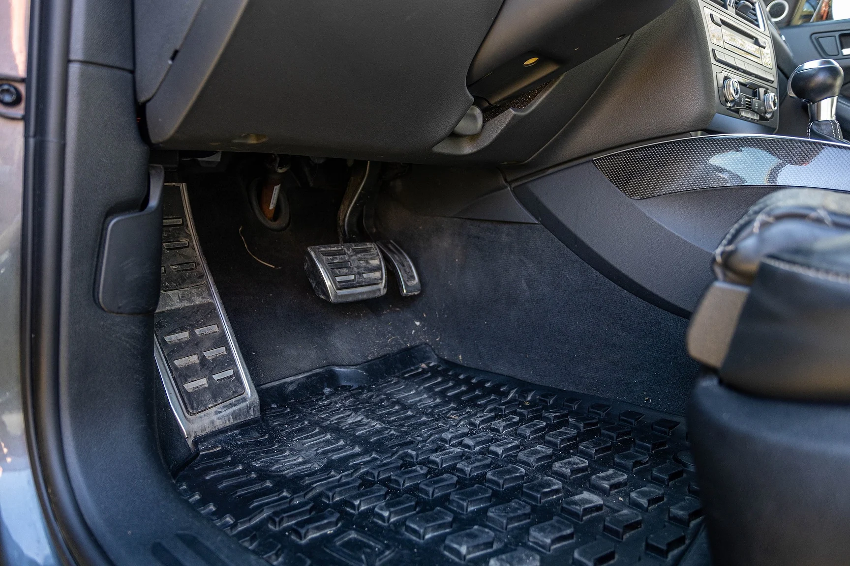 Innenraumfoto von 2017 Audi SQ 5 Plus TDI (5)