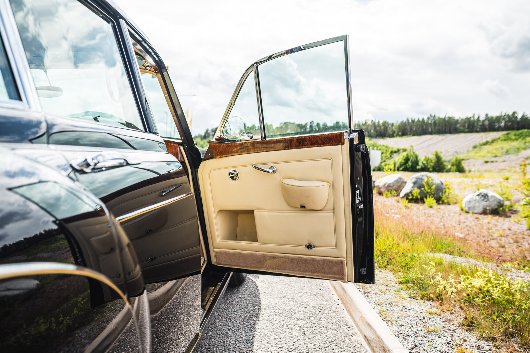 Interior image of 1960 Bentley S2 Continental 