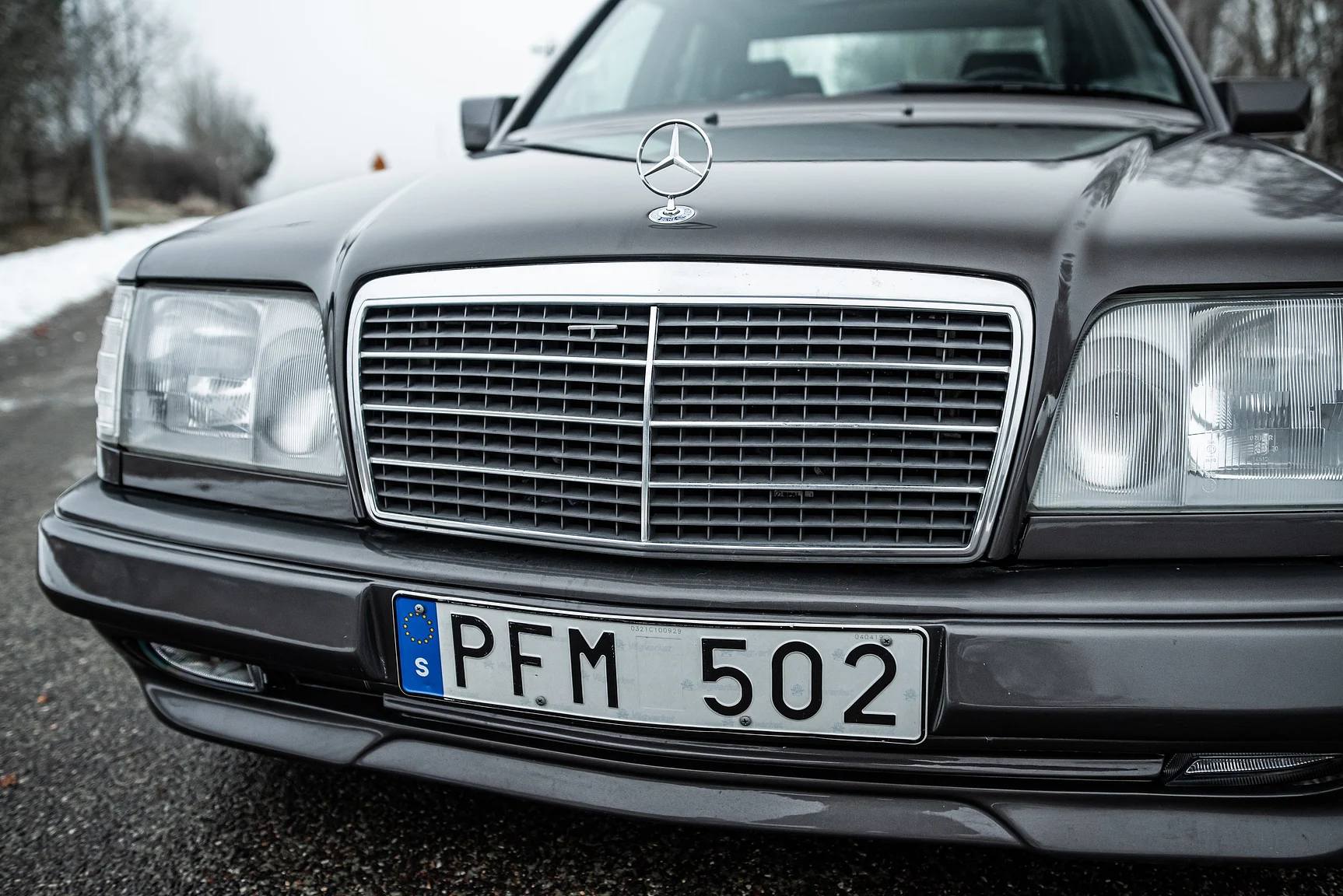 Exterior image of 1993 Mercedes-Benz E 320 "AMG" (23)