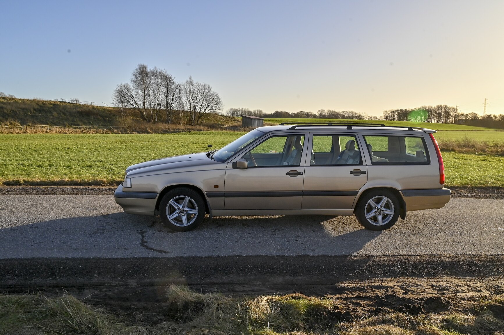 Exterior image of 1996 Volvo 855GLT