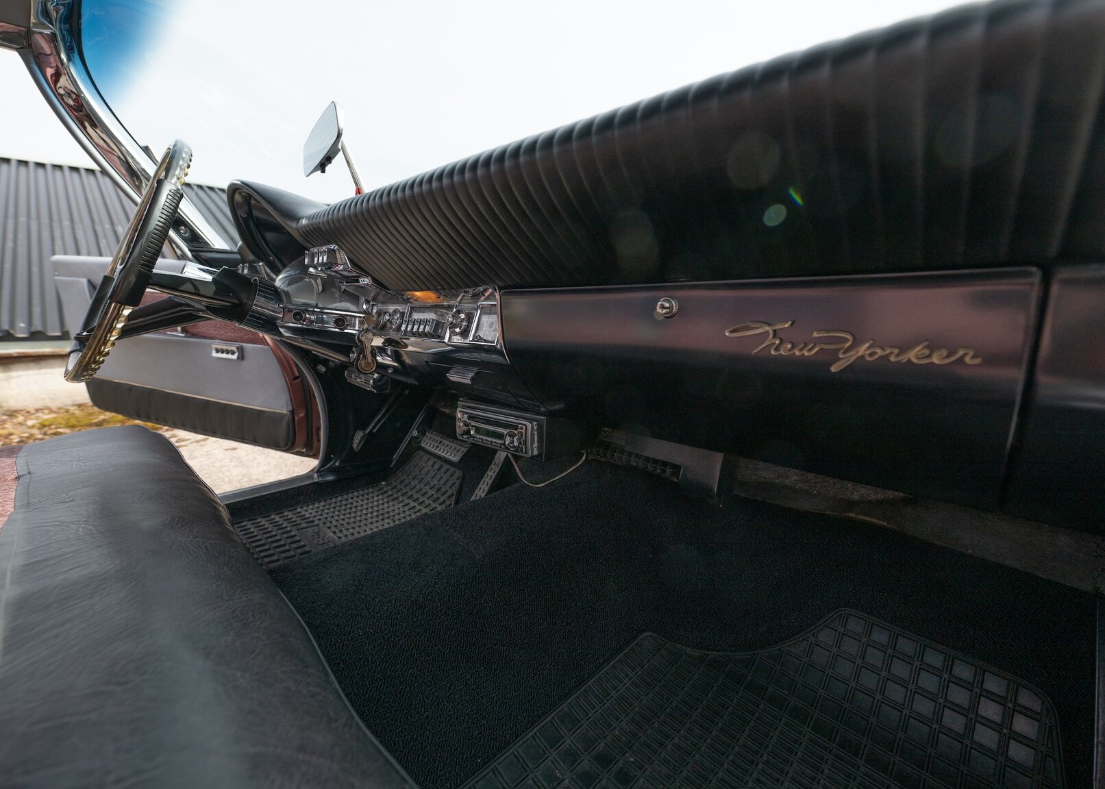 Interior image of 1961 Chrysler New Yorker Sedan (32)