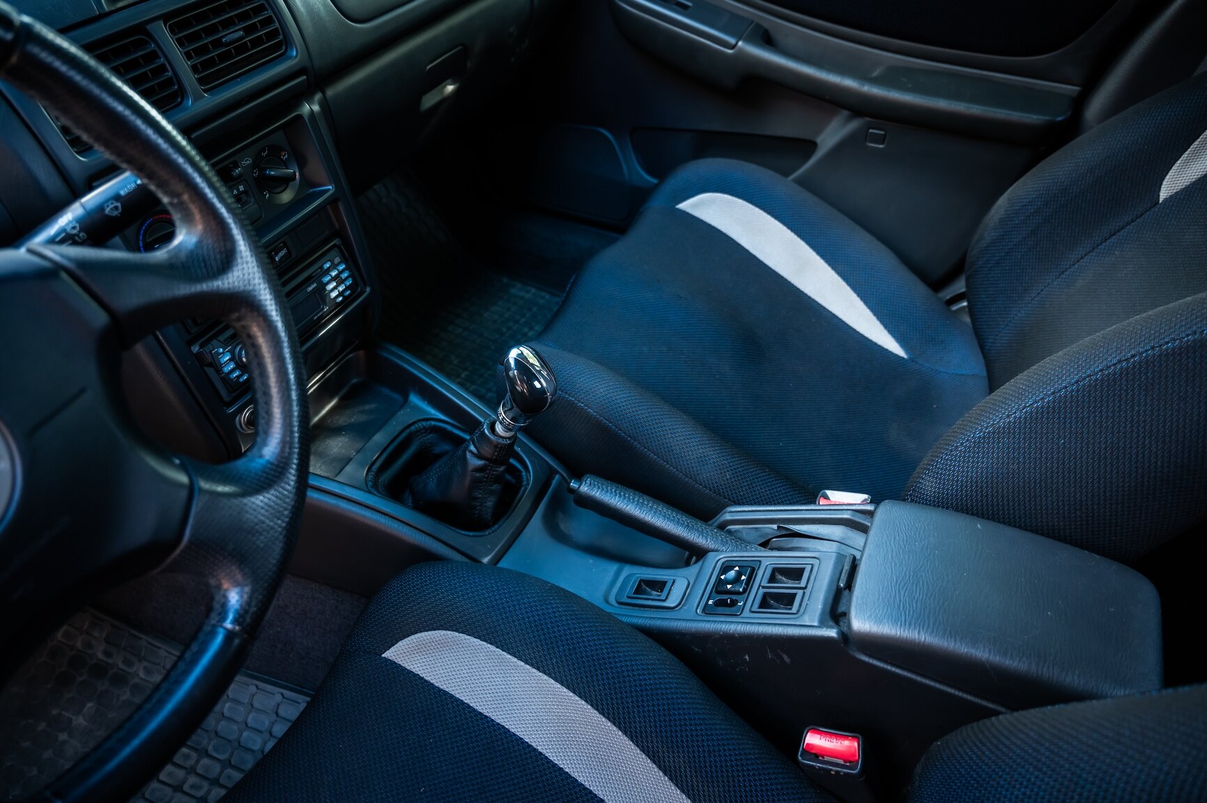 Interior image of 1999 Subaru Impreza GT (15)