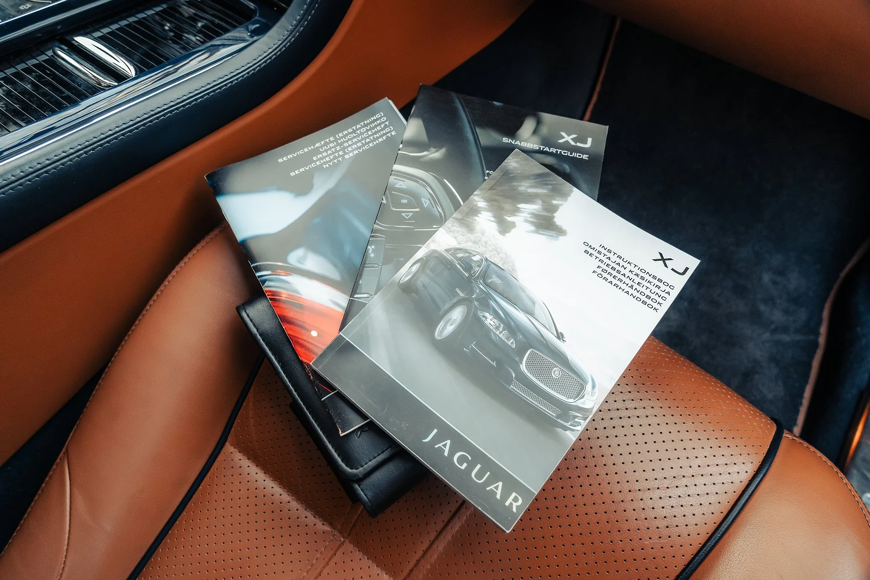 Documentation for 2012 Jaguar XJ (2)