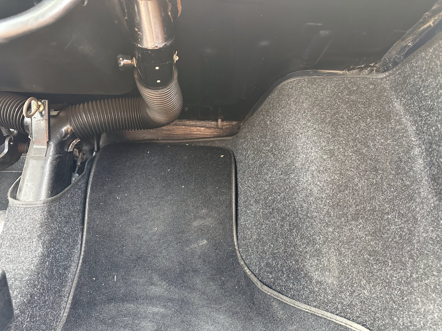 Interior image of 1971 Fiat 500 L (19)