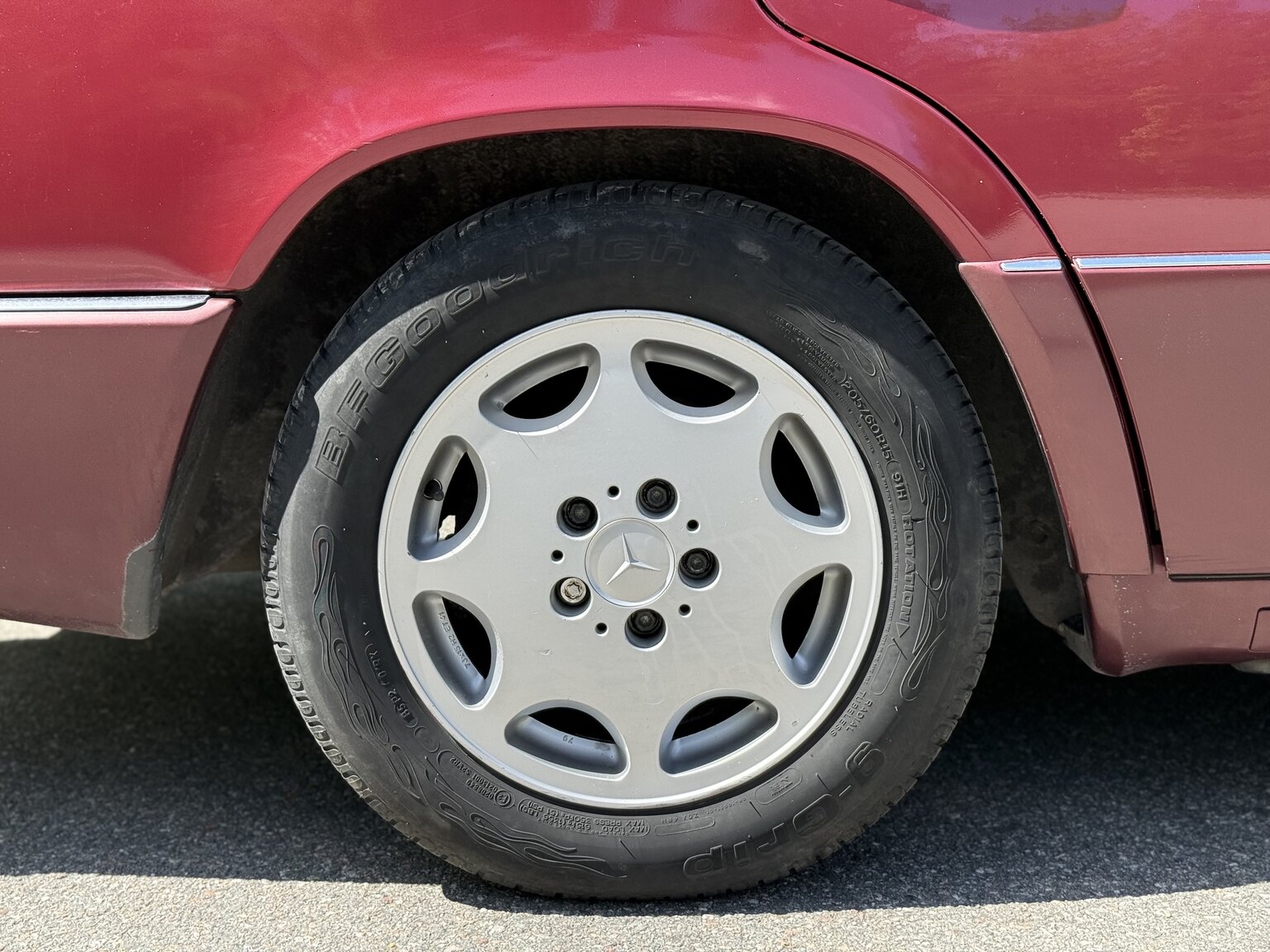 Aussenfoto 1991 Mercedes-Benz 300 E-24