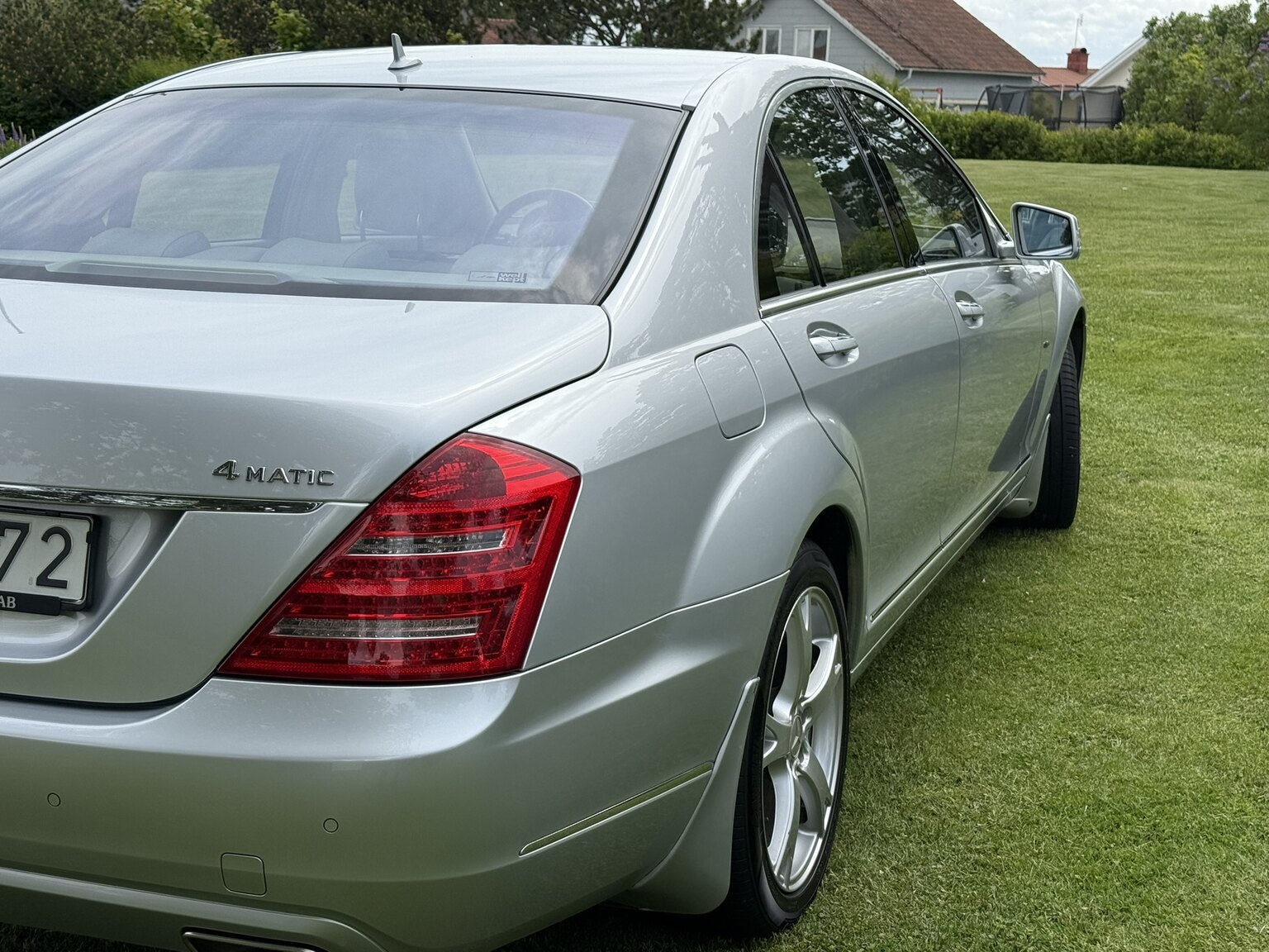 Exterior image of 2011 Mercedes-Benz S 500 4MATIC 