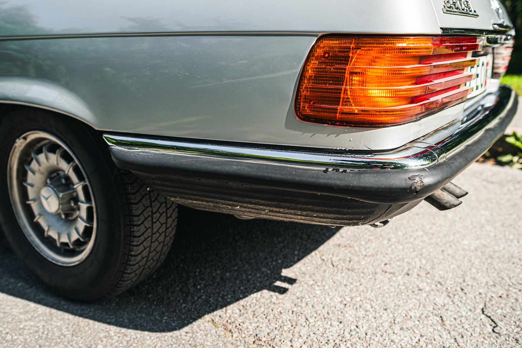 Exterior image of 1972 Mercedes-Benz 350 SL