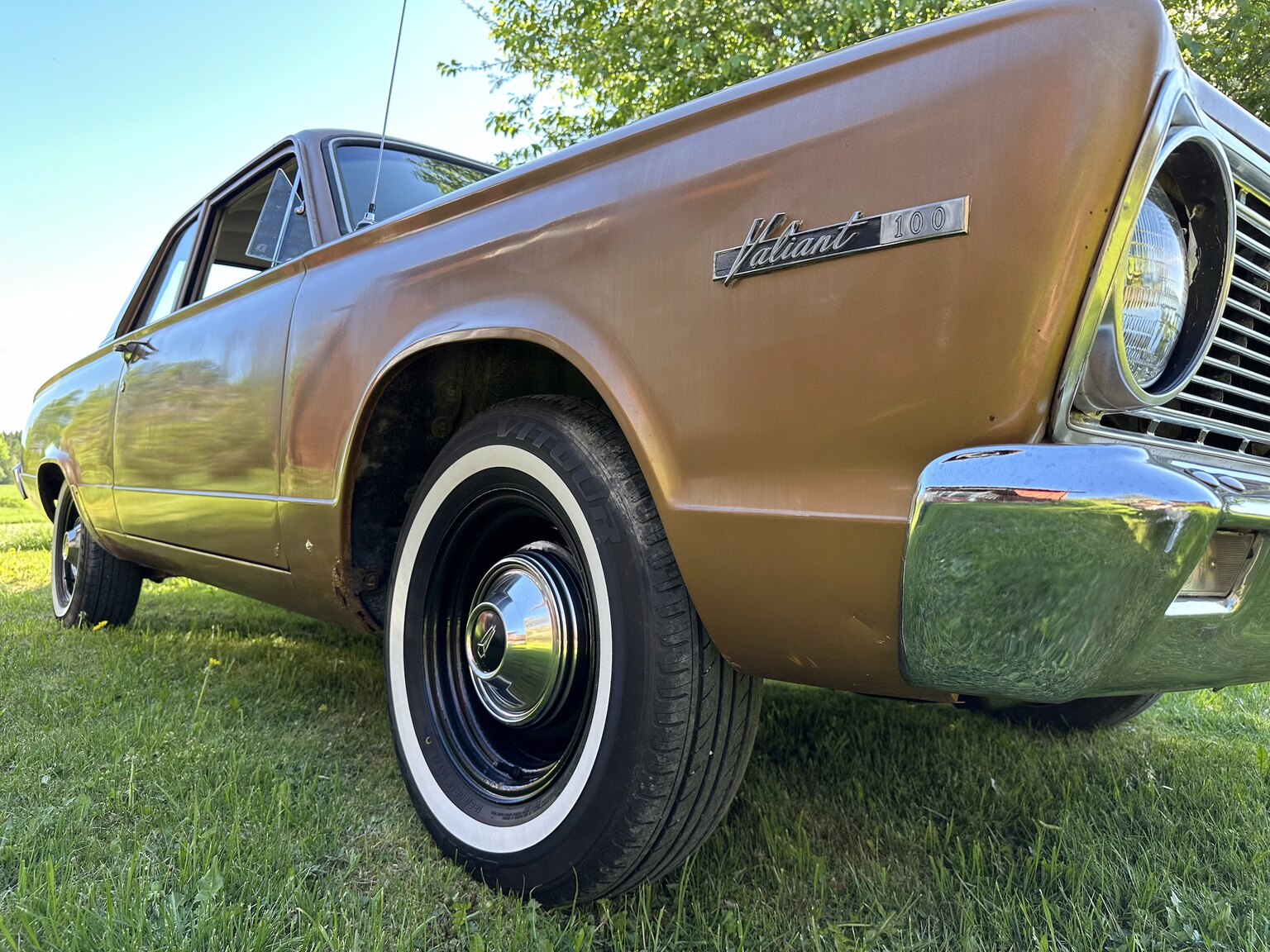Aussenfoto 1966 Plymouth Valiant 100 2-door Sedan