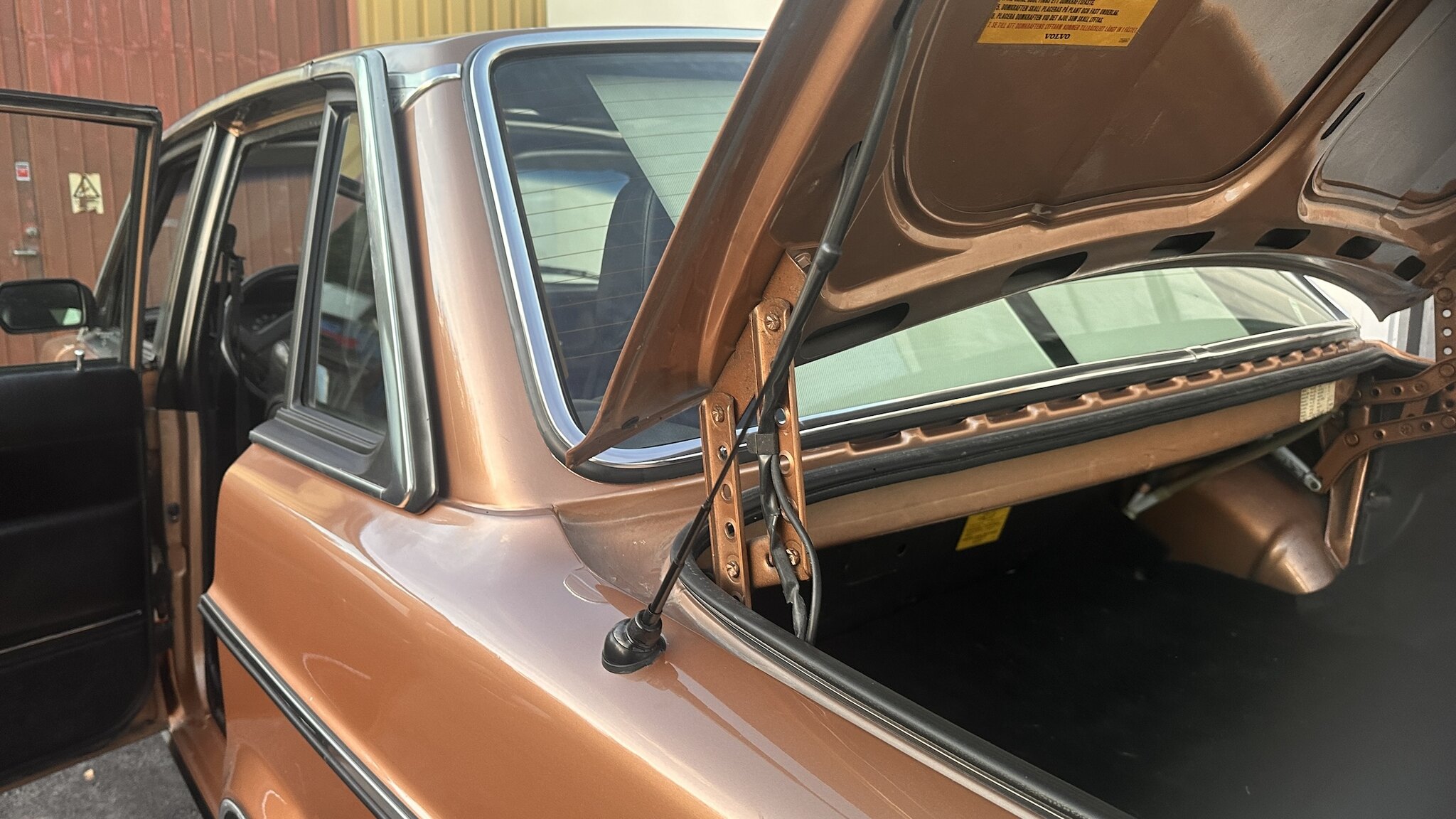 Exteriörbild på 1981 Volvo 244 GLE D6