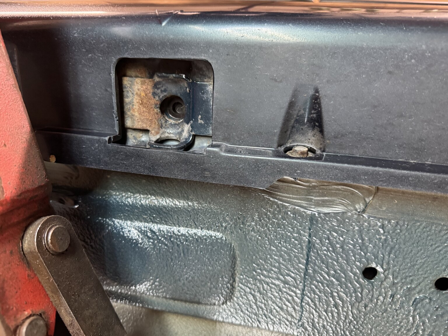 Image of 1996 BMW 520i Touring mechanics