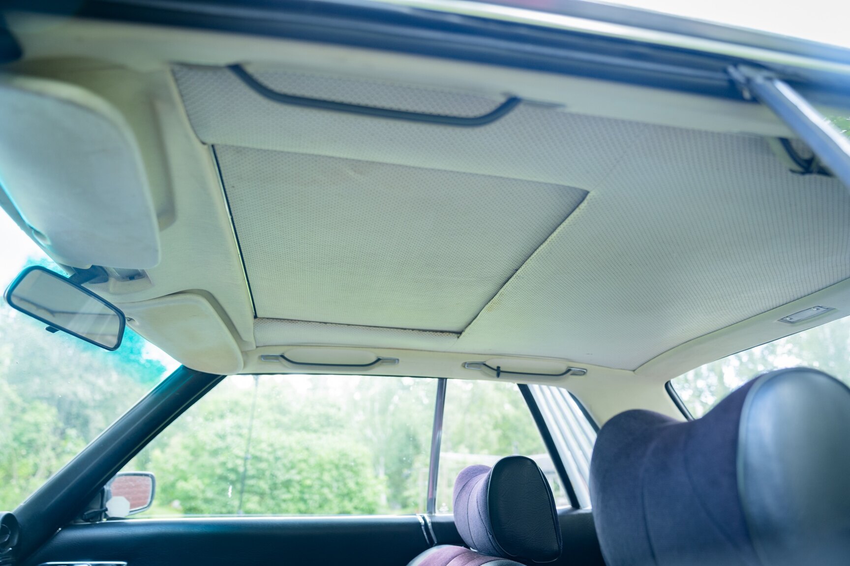 Interior image of 1975 Mercedes-Benz 350 SLC