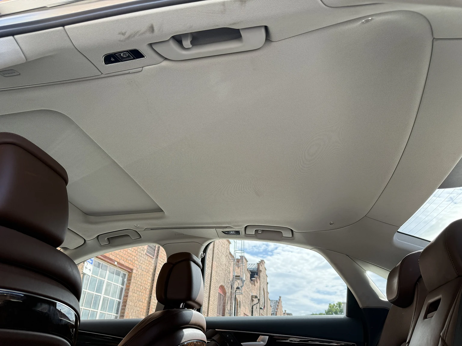 Interior image of 2014 Audi A8 4.0 TFSI (77)