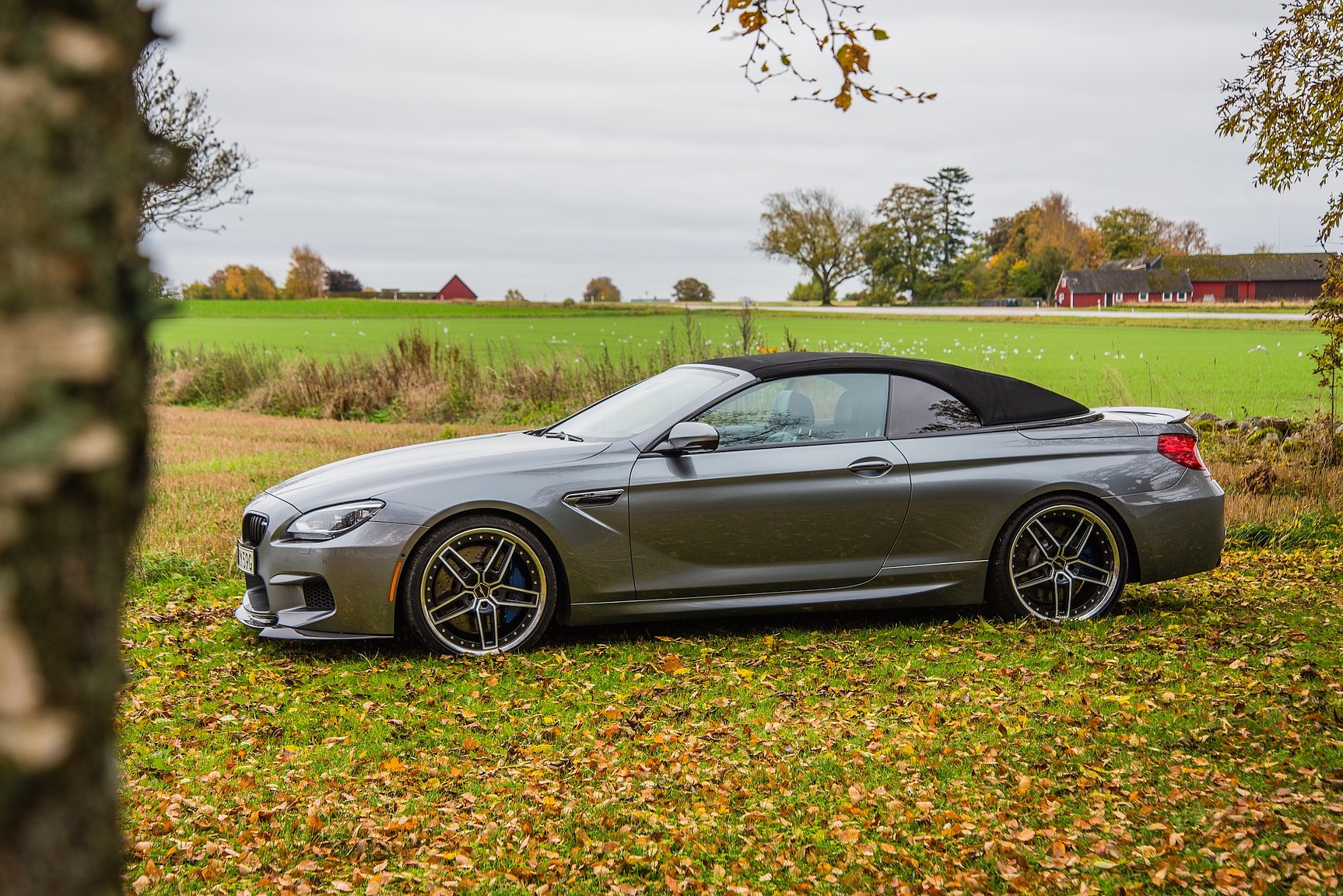 Exterior image of 2014 BMW M6C
