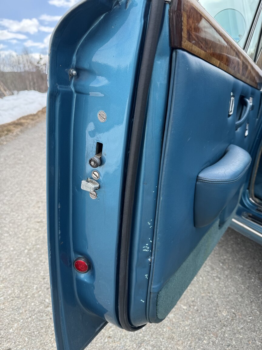 Interior image of 1976 Rolls-Royce Silver Shadow