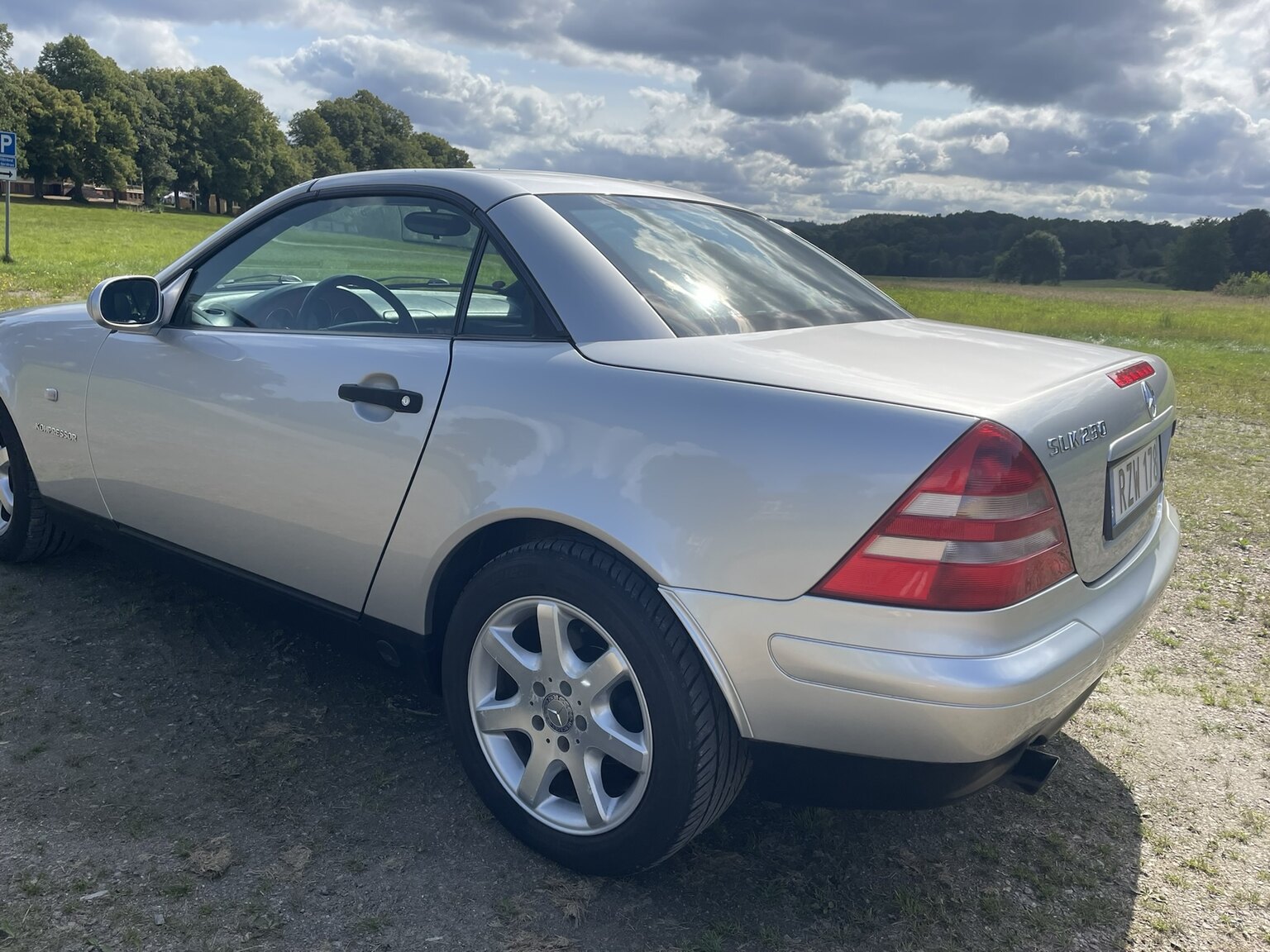 Exteriörbild på 1998 1998 MERCEDES BENZ SLK 230 