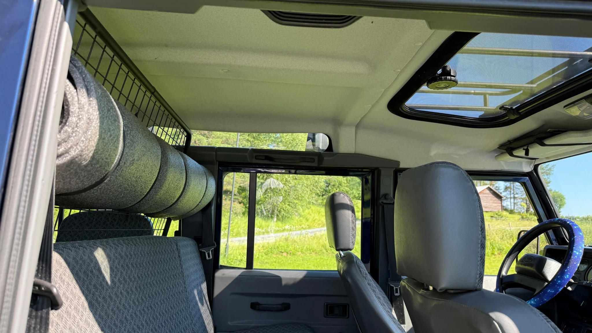 Innenraumfoto von 2002 Land Rover Defender 110 Kombi Td5 (22)
