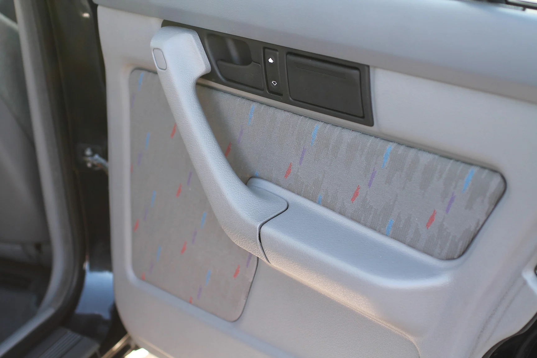 Interior image of 1993 BMW E34 M5 Touring  (20)