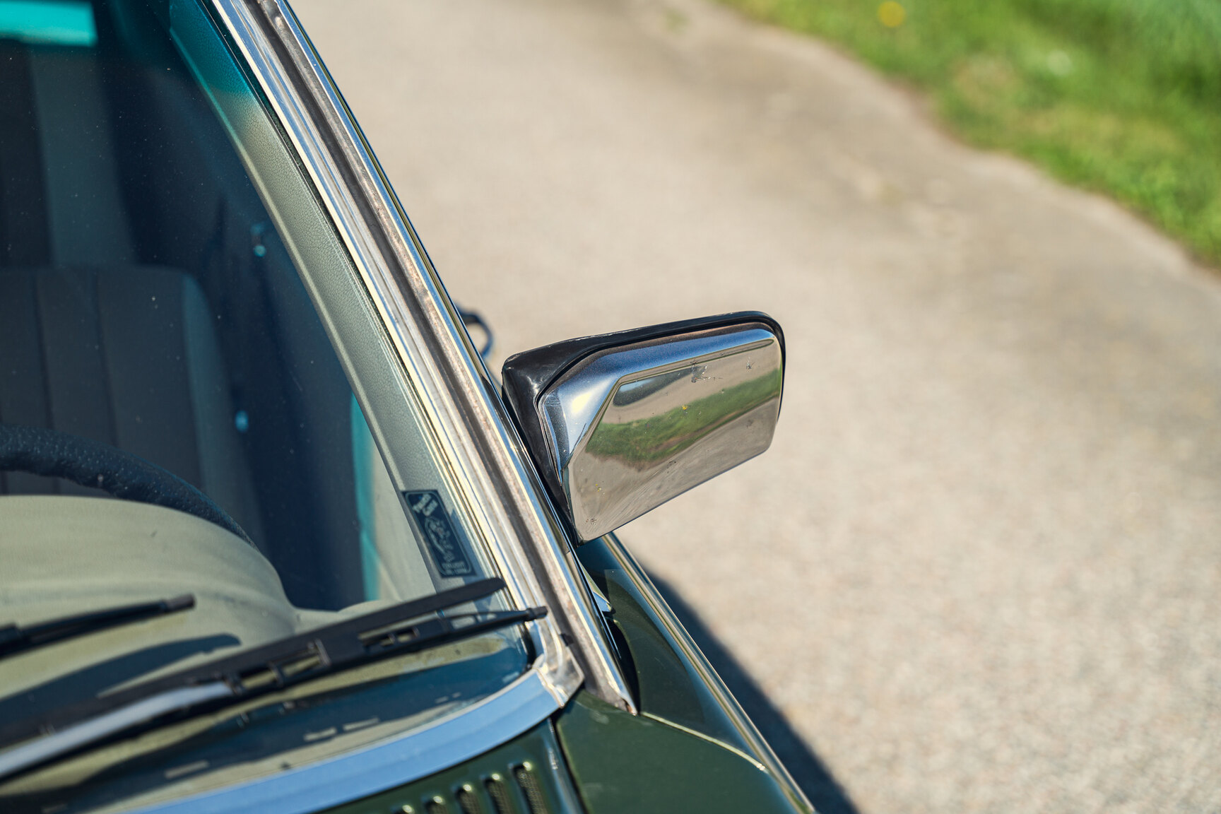 Exteriörbild på 1976 Mercedes-Benz 450 SLC (36)