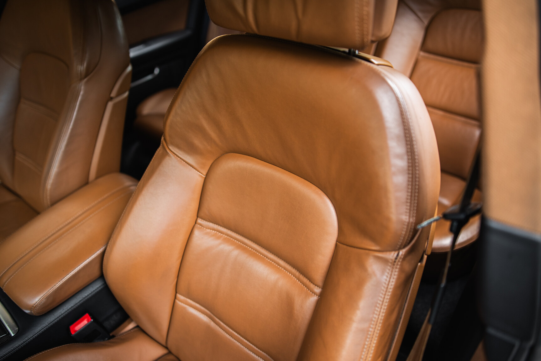 Interior image of 2009 Audi S8 5.2 V10 FSI Quattro