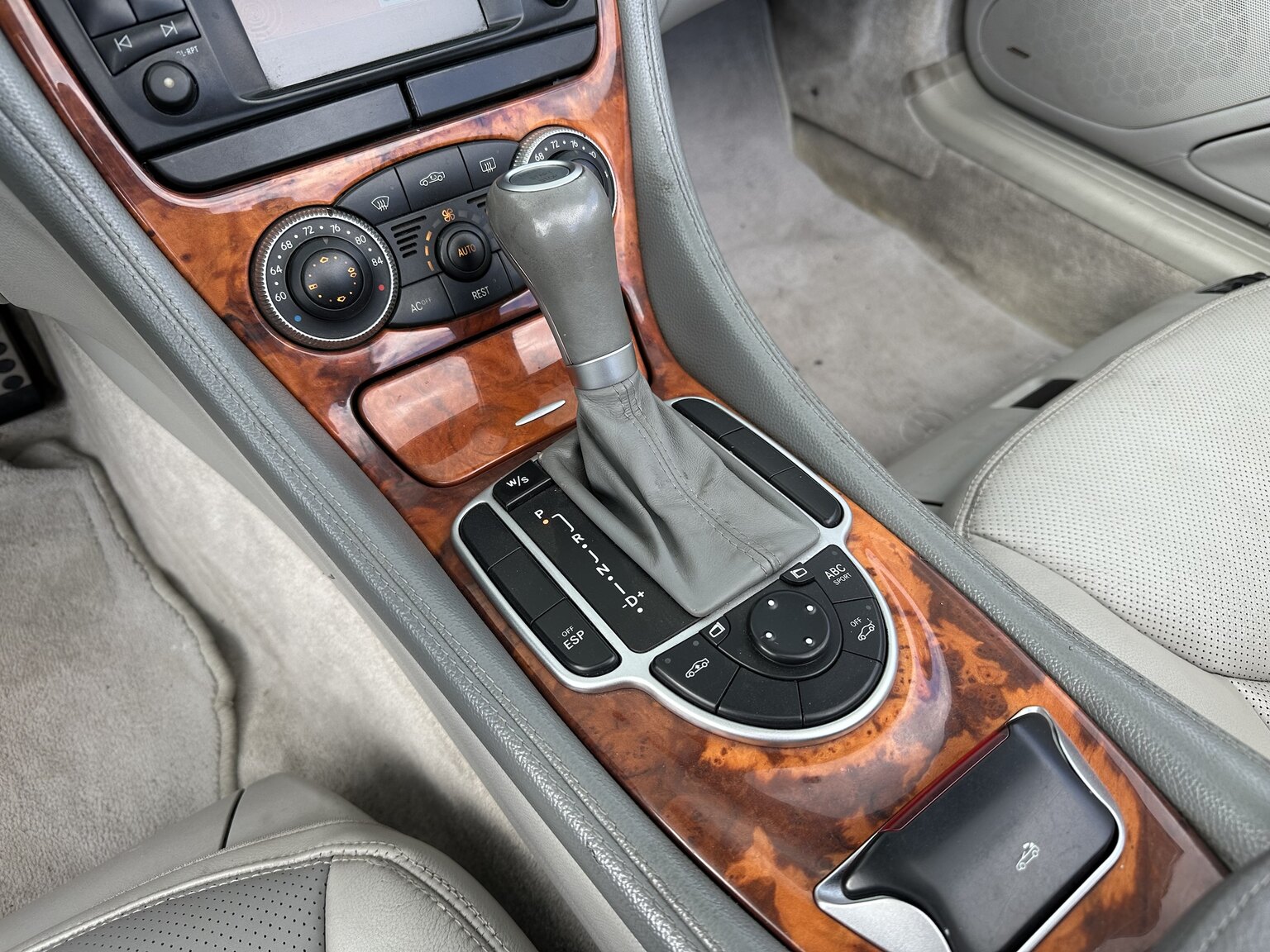 Interiörbild 2003 Mercedes Benz SL 500