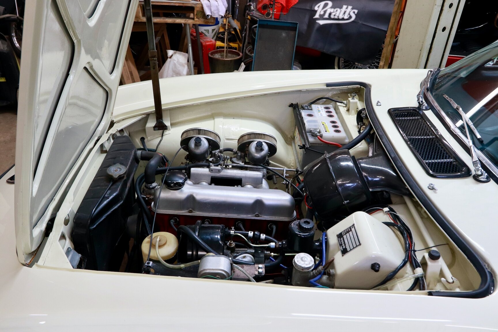 Image of 1964 Volvo P 1800S mechanics (5)