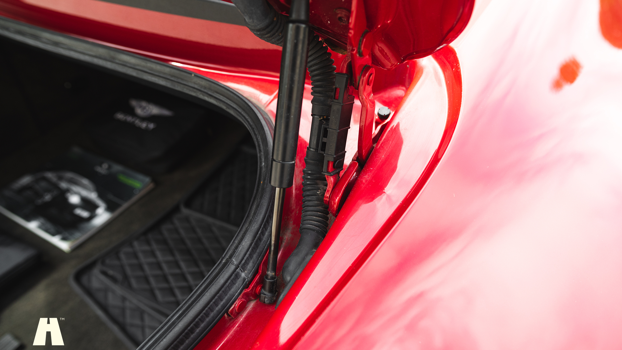 Innenraumfoto von 2013 Bentley Continental GT V8 (65)