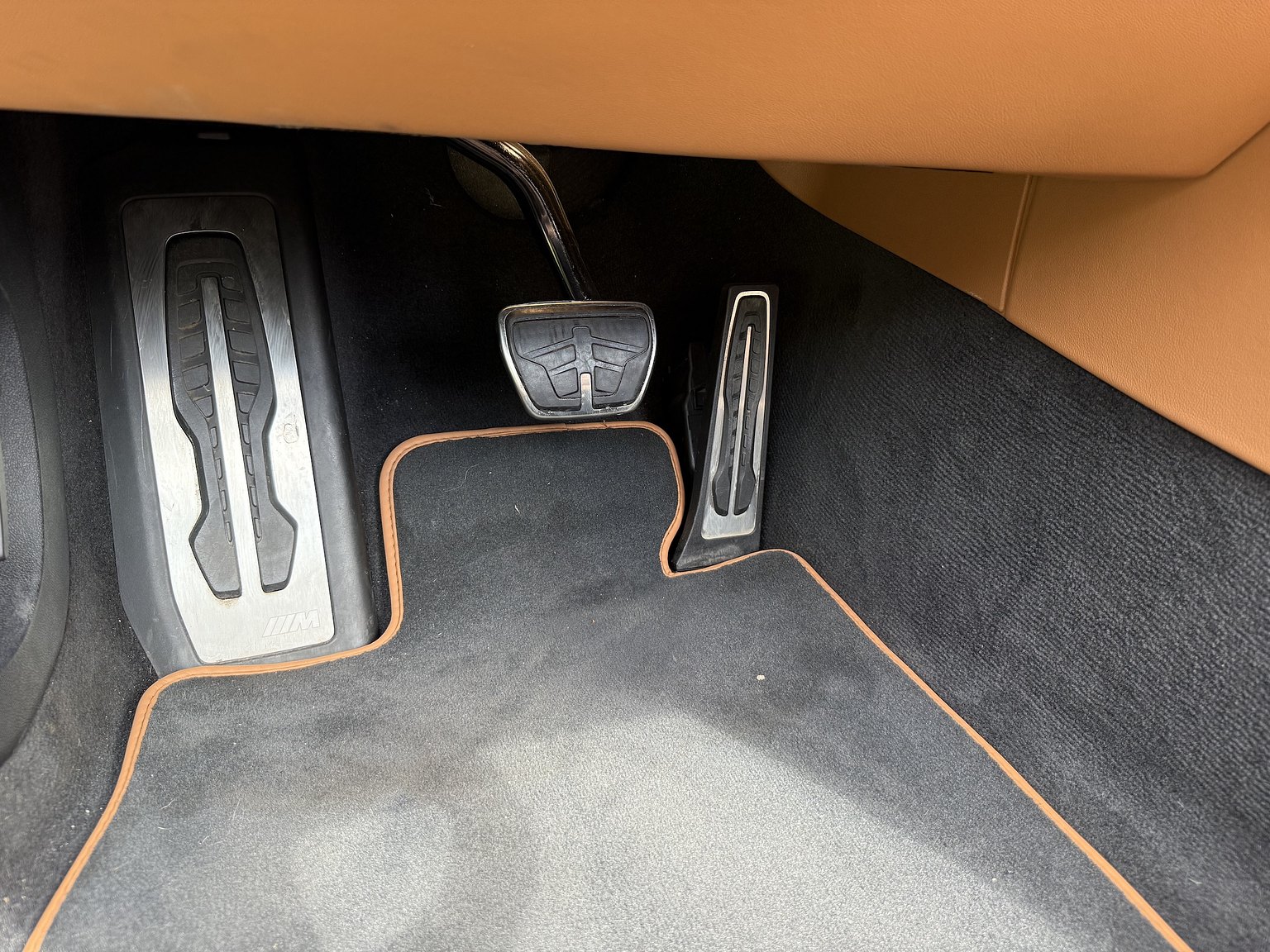 Interior image of 2019 BMW M850i xDrive Convertible Steptronic