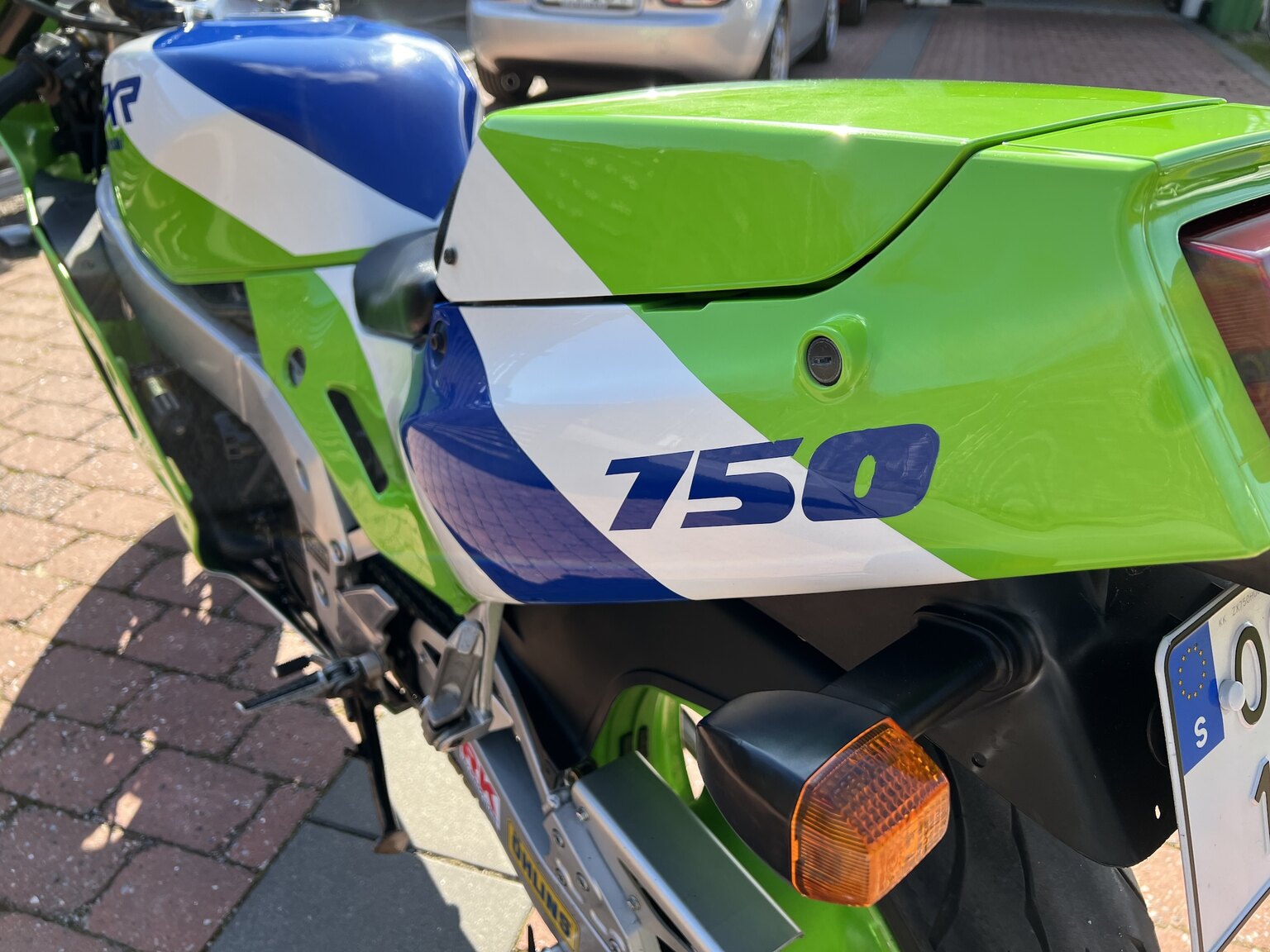 Exterior image of 1989 Kawasaki ZXR 750 H1 (33)