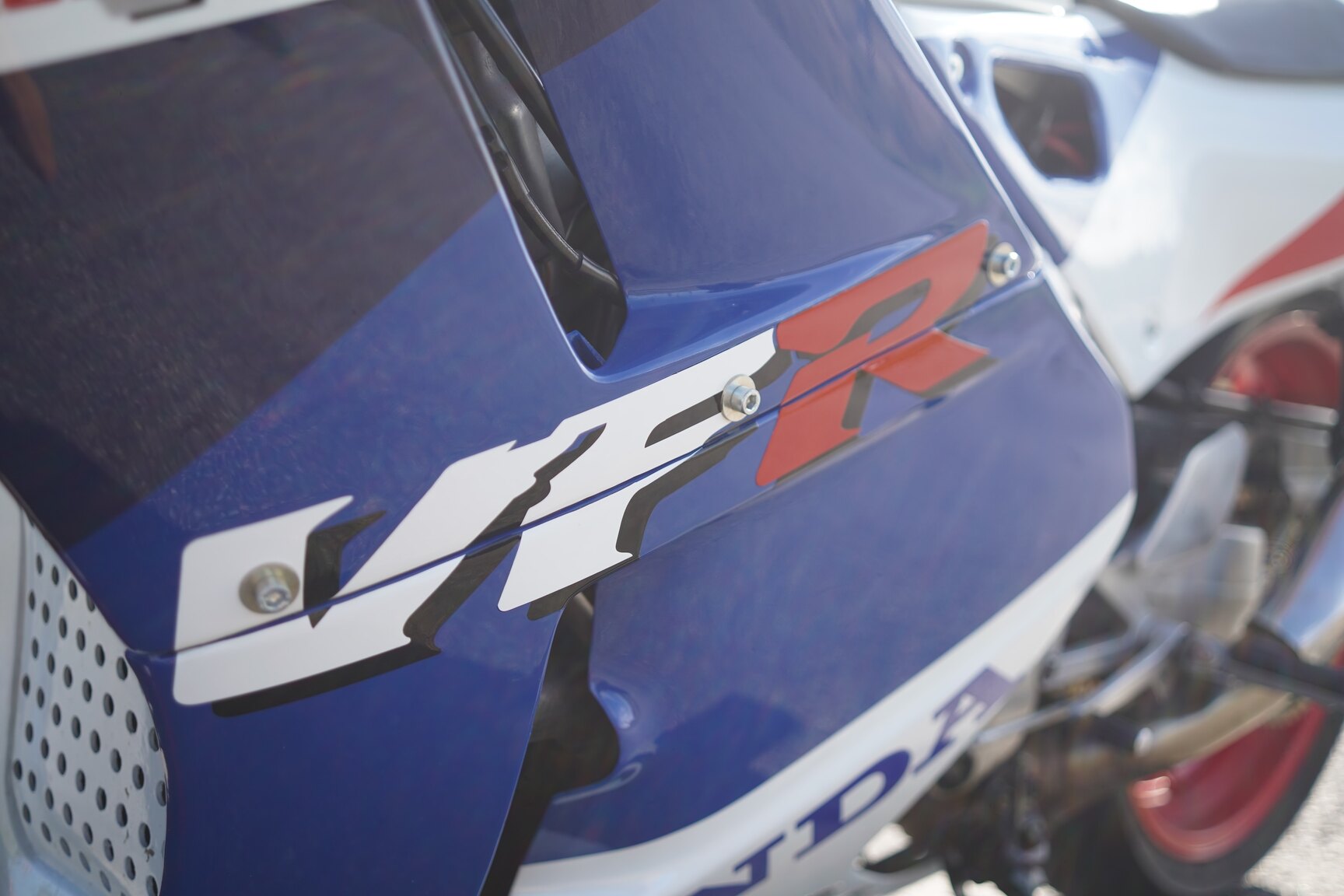 Exterior image of 1992 Honda VFR400R NC30