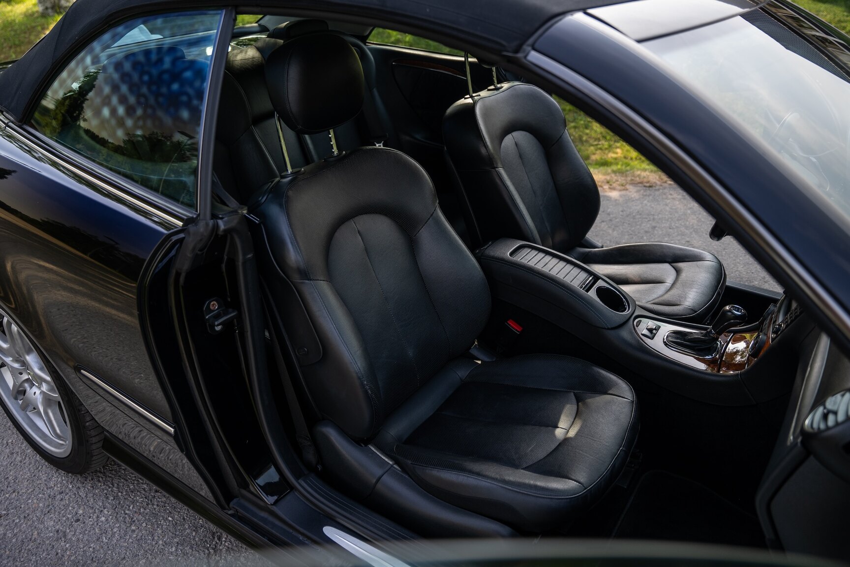 Interior image of 2009 Mercedes-Benz CLK 550