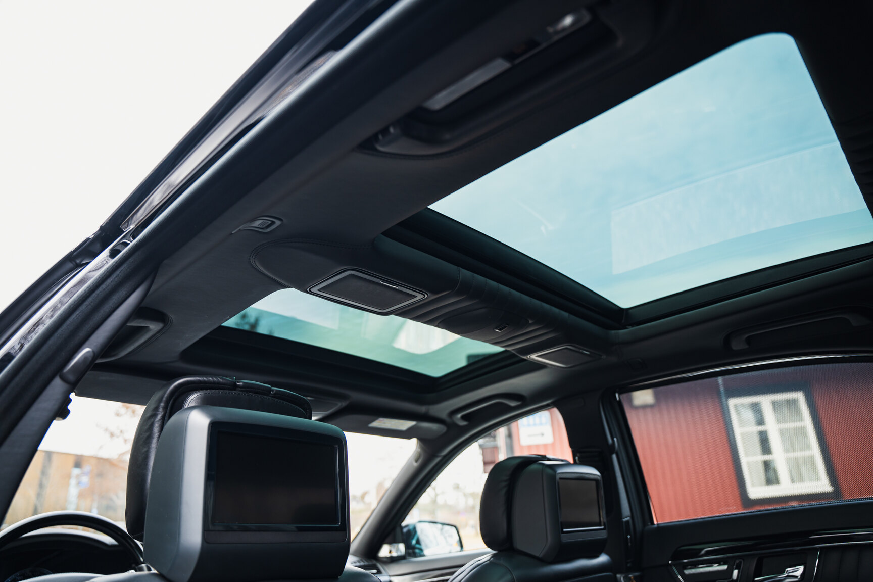 Interior image of 2011 Mercedes-Benz S600