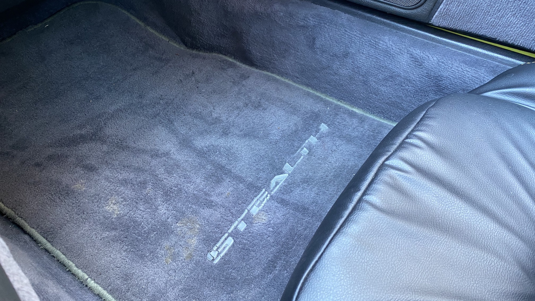 Interior image of 1992 Dodge Stealth (15)