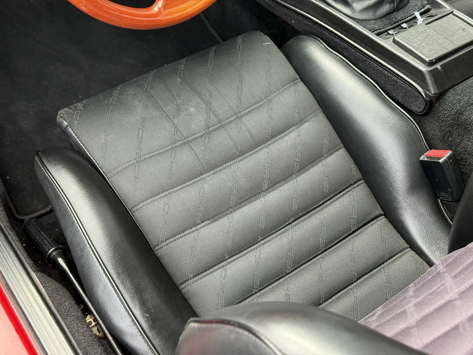 Interiörbild 1984 Porsche 944 Targa (5)