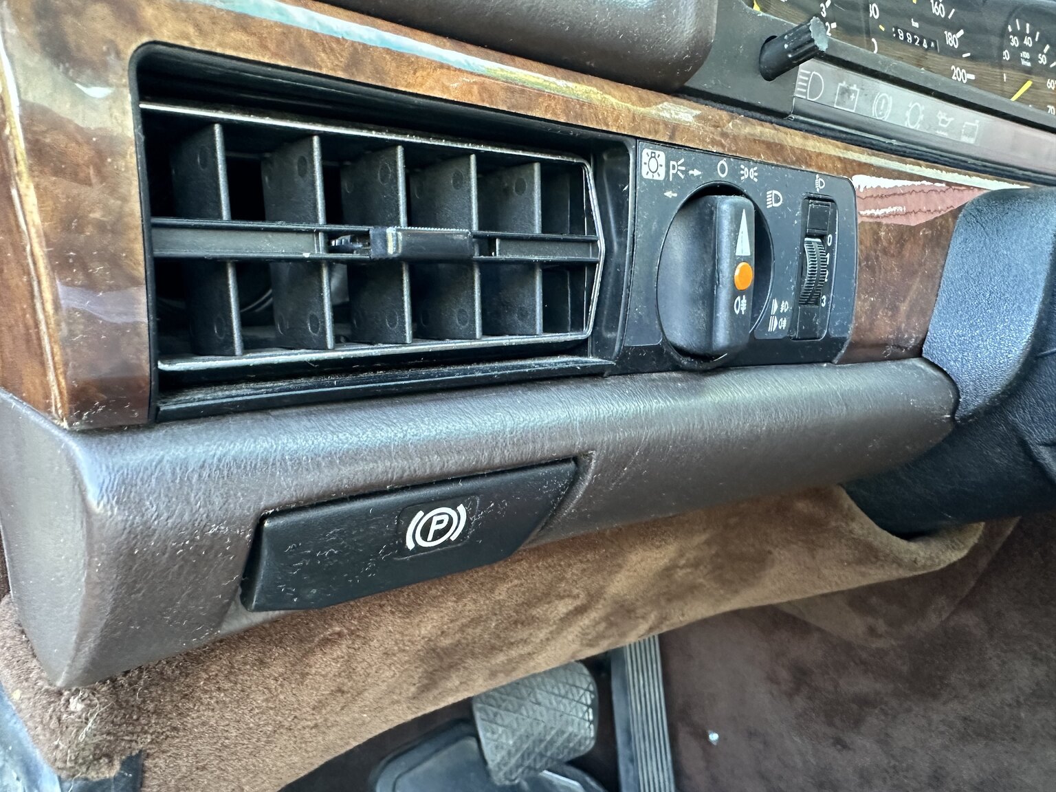 Innenraumfoto von 1986 Mercedes-Benz 500 SEC (24)