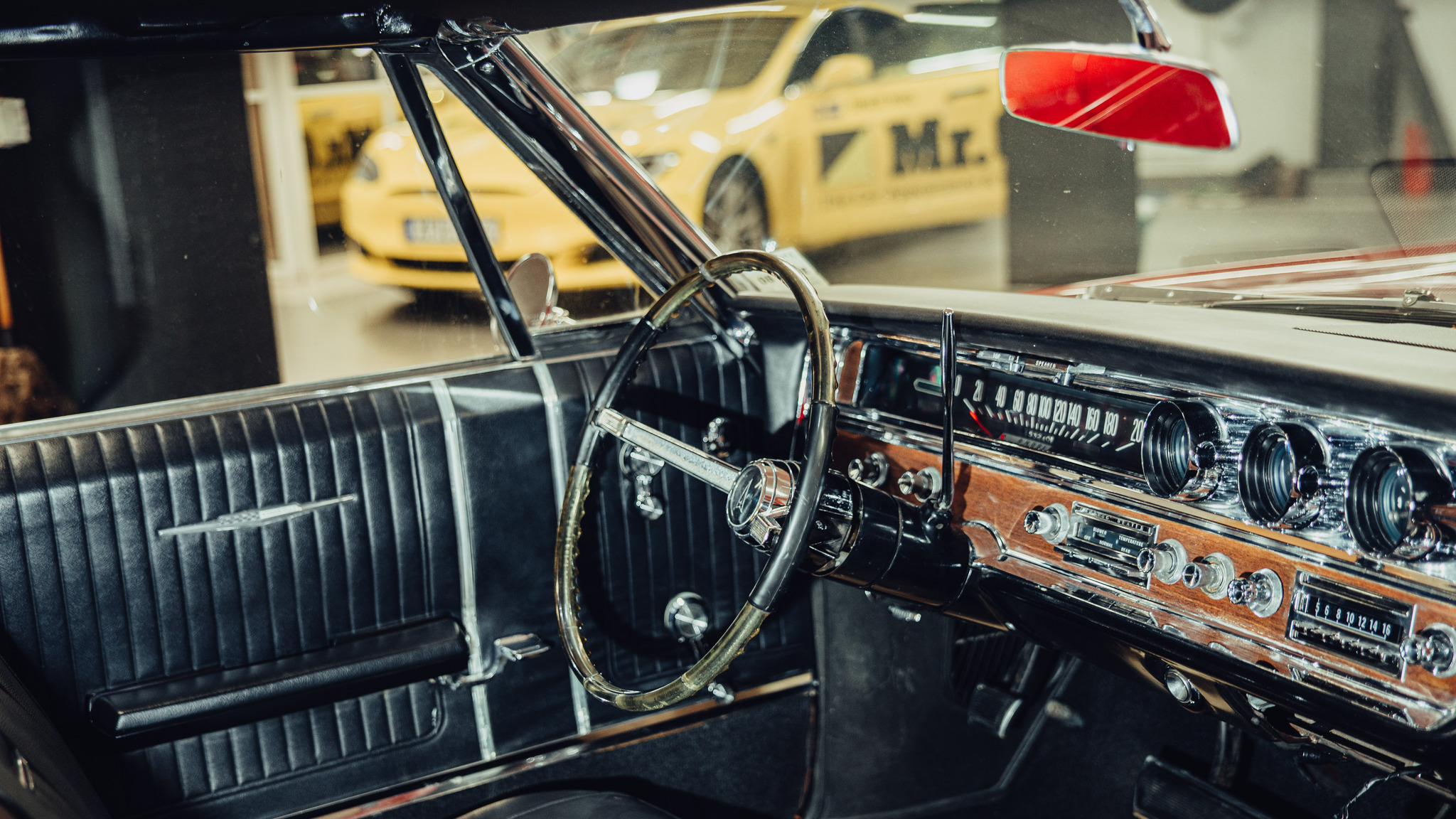 Interiörbild 1965 Pontiac Bonneville Cabriolet 6.4 V8