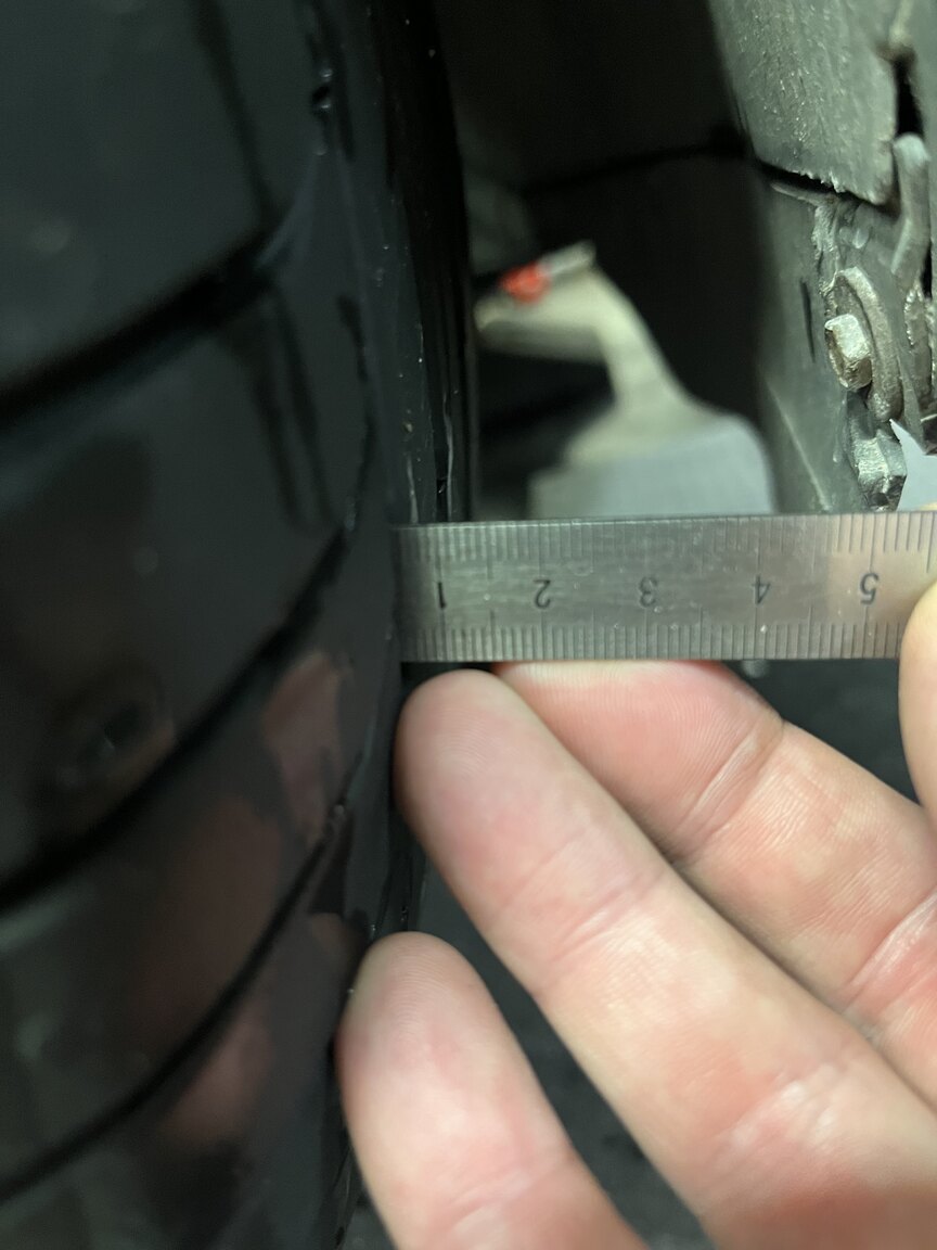 Exteriörbild på 1996 BMW 750IA